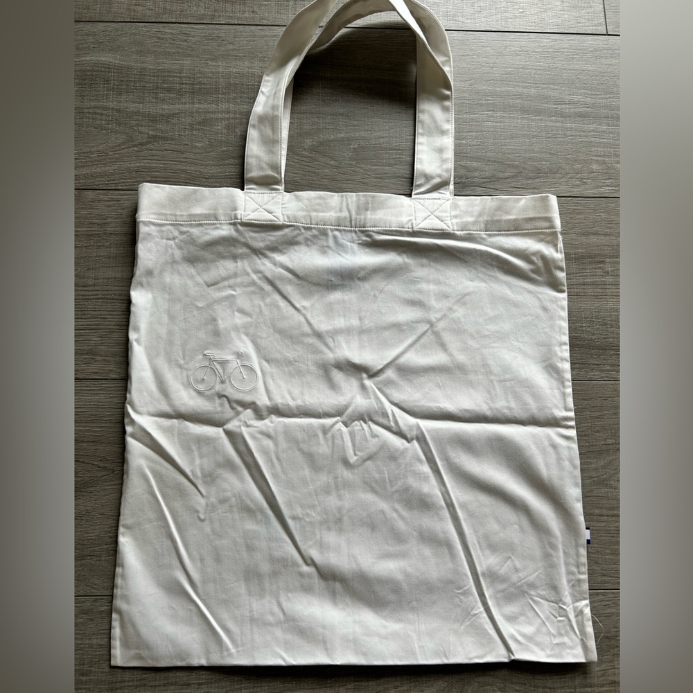 NWOT: Kit and Ace - Tote Bag (RARE)